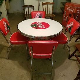 Coca-Cola Collector's Dining Table and 4 Chairs!