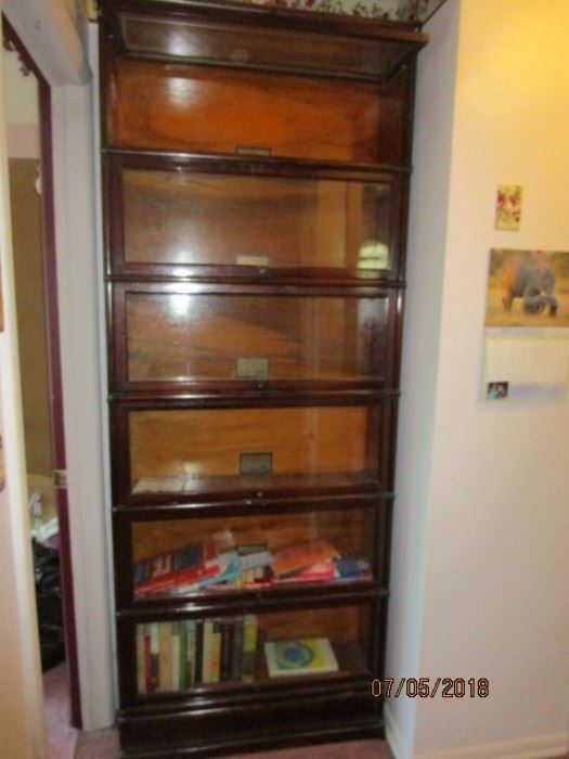 another picturesof Globe Wernicke stacking bookcase