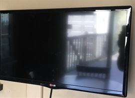 LG 26” FLAT SCREEN YV