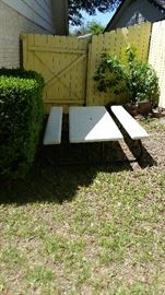 Folding Picnic Table. 6' , White.   Stores easily when not in use.