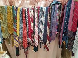 Men's ties anyone?
Gorgeous Ties from vintage to timeless classics.
Marco Polo Italian Style
Towncraft vintage
Jerre Vintage
Bellini
Mr. John beau brummell
Nordstrom
Stafford
Champion
Fashion Craft
Just to name a few!



