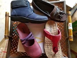 New Shoes
Orthaheel
Clark's
b.o.c.
Many more...sizes 7 & 7.5 mainly