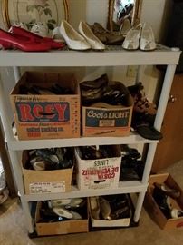 9 1/2 narrow Vanelli's
7 N Raccini leather
8 1./2 M IMPO leather

Many different sized dress shoes pumps. 