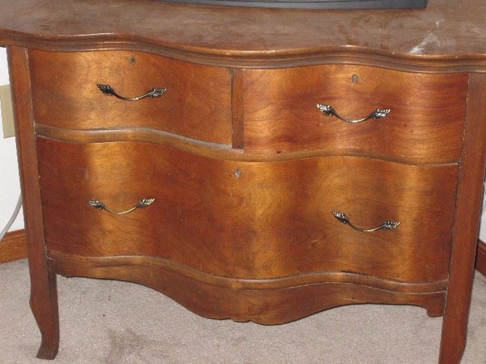 Dresser