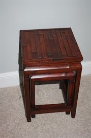 Pair of nesting talbes