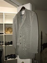 Also some ladies shoes and handbags.  Approx. size 8