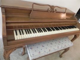 Gulbransen Vintage Piano Excellent condition ! $375.00