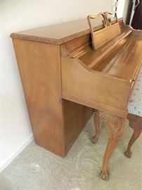 Gulbransen Vintage Piano Excellent condition ! $375.00