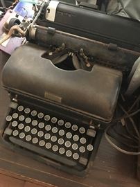 Vintage Type Writer 