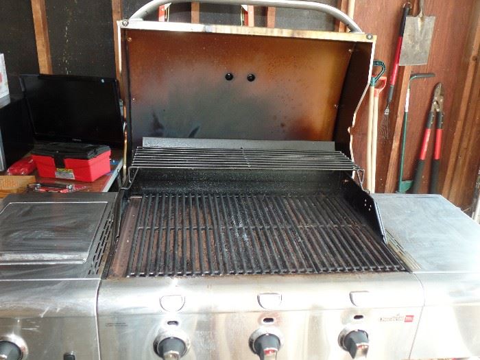 Commercial - Char-Broil grill