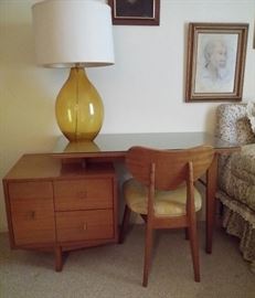 Brown Saltman mid-century desk & chair, mid century lamp