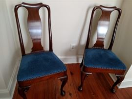 Six Kittinger Furniture Co. dining chairs, four side chairs and two armchairs