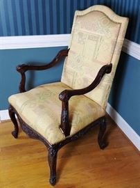 Fauteuil "Throne-Like" Chair  http://www.ctonlineauctions.com/detail.asp?id=712435