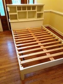 Bookcase Full Size Bed                    http://www.ctonlineauctions.com/detail.asp?id=712472