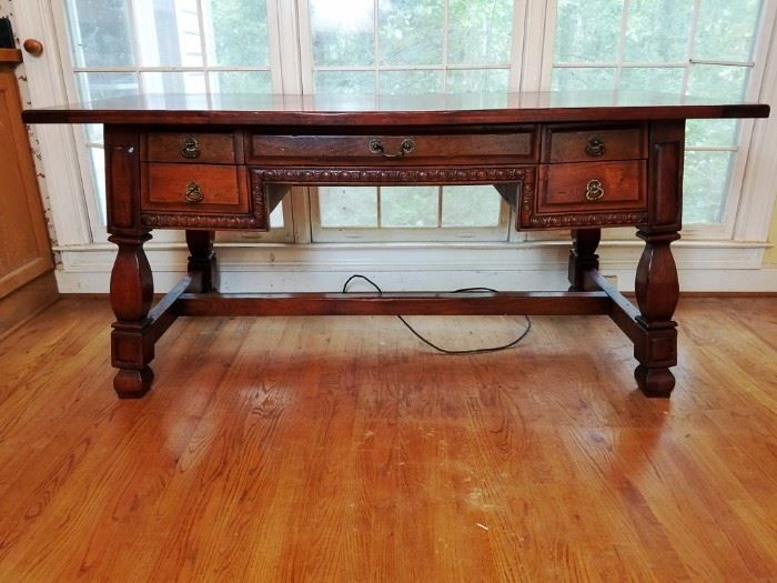 Trestle Desk    http://www.ctonlineauctions.com/detail.asp?id=712522