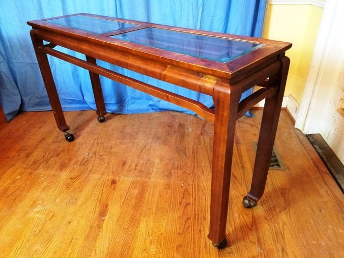 Asian Sofa Table      http://www.ctonlineauctions.com/detail.asp?id=712526