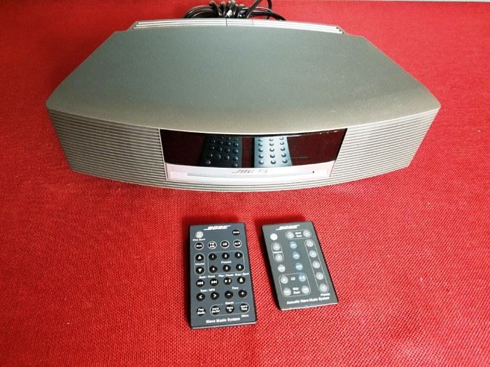 Bose Wave Music System w/CD Changer       http://www.ctonlineauctions.com/detail.asp?id=712154