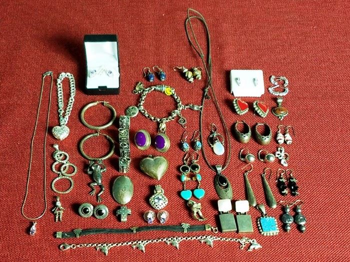Sterling Silver Jewelry 44 Pieces             http://www.ctonlineauctions.com/detail.asp?id=712144