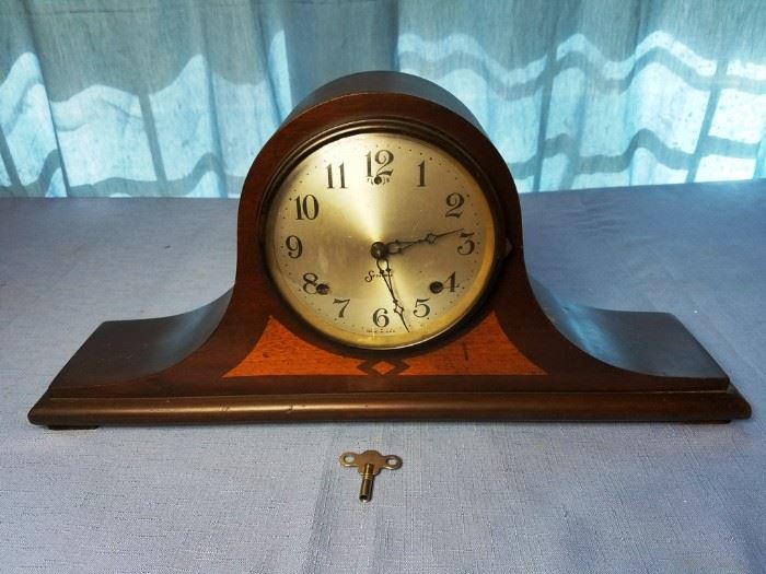 Berkley Mantle Clock               http://www.ctonlineauctions.com/detail.asp?id=712194