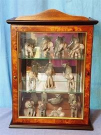 Lenox Elephants & Display Case     http://www.ctonlineauctions.com/detail.asp?id=712670