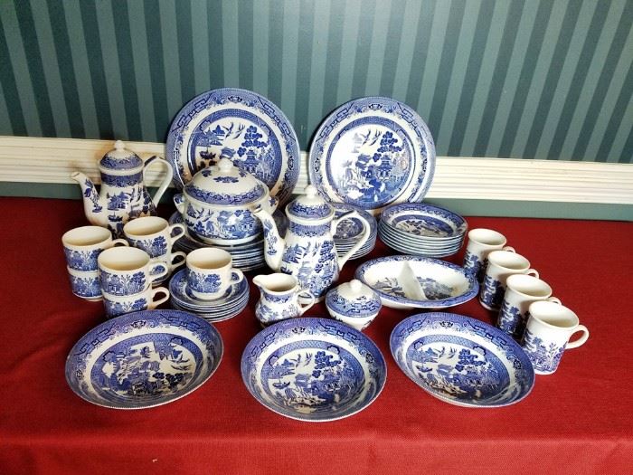 52 Piece English Blue Willow Pattern China http://www.ctonlineauctions.com/detail.asp?id=712893