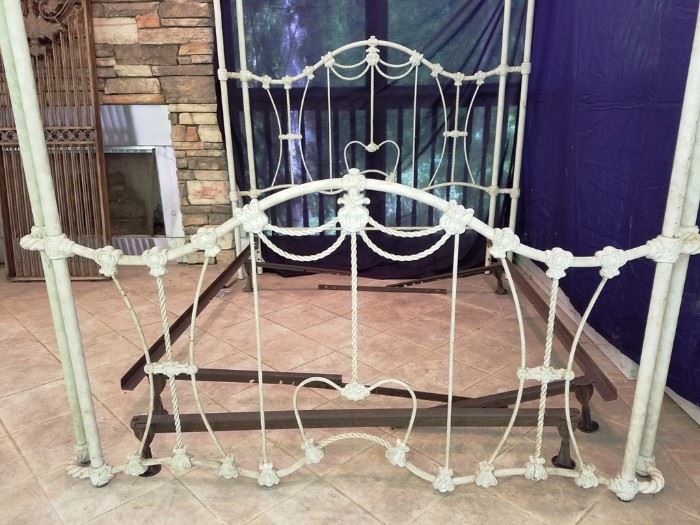 Iron Victorian Queen Bed   http://www.ctonlineauctions.com/detail.asp?id=712925