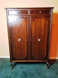 Antique Chifferobe   http://www.ctonlineauctions.com/detail.asp?id=712944