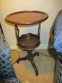 DECORATIVE TABLE/PLANT STAND