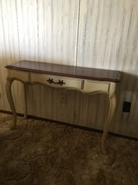 Sofa table to match end tables and coffee table   approx 28 inch ht  13 inch wide  42 inch long