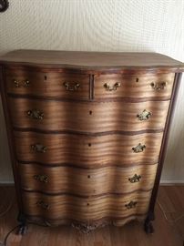 Vintage 6 drawer chest with Queen Anne  legs   approx 49 inch ht  24 inch deep  32 inch wide