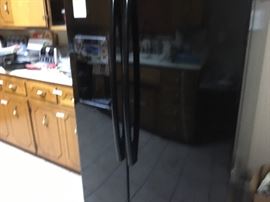 Samsung - ice and water in door - refrigerator freezer. Nearly new in excellent condition