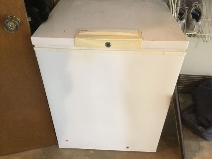 Kenmore Small chest freezer - in garage