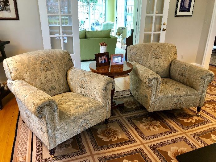 Gorgeous Upholstered Sitting Club Chair Set