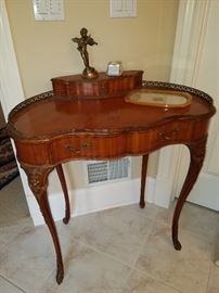 Kidney form table or small desk
