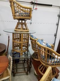 Another view of the bamboo/rattan set. There's an additional table....