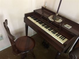 Lester Piano Spinet"64 model