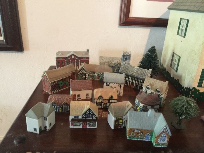 Wade England miniature buildings