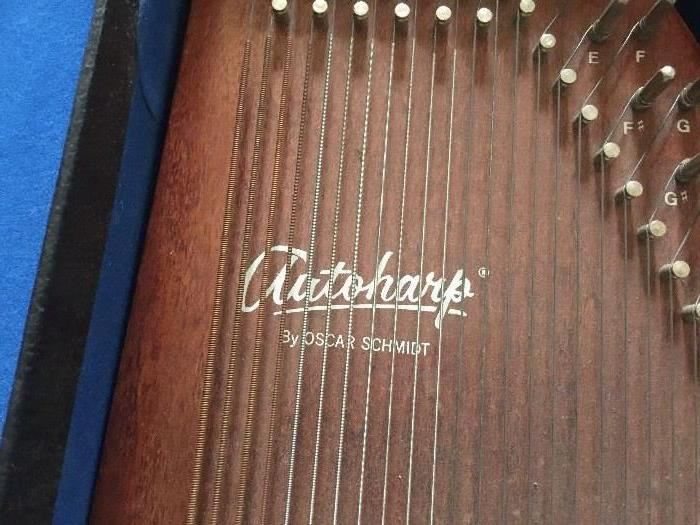 AUTOHARP by Oscar Schmidt