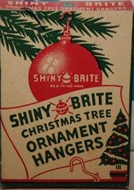 VINTAGE  SHINNY BRIGHT CHRISTMAS TREE DECORATIONS HANGERS BOX