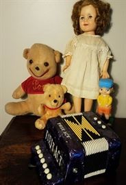 vintage toys, Winnie the Pooh, Shirley Temple