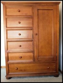 Chifferobe 42w x 22d x 59h.