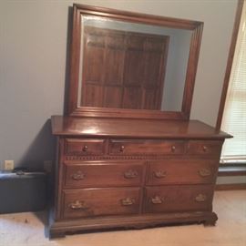 Ethan Allen 7-drawer dresser with mirror