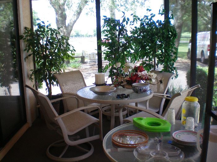 ***SOLD*** Patio table with 4 chairs***SOLD***