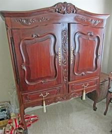 Gorgeous antique linen (or and thing else) cabinet! 