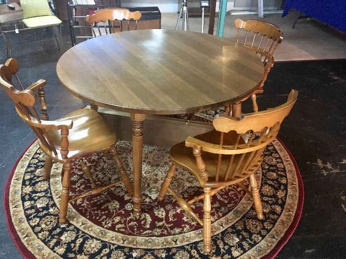 1960's Cute Kitchen Table with 4 Matching Curved back chairs