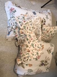Longaberger Comforter, Shams, Pillow and Valance