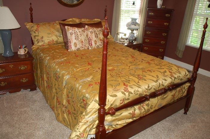 4 spindle post queen bed

