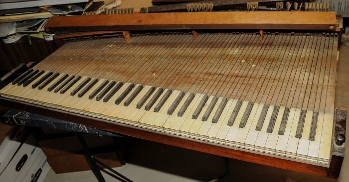 ANTIQUE SQUARE PIANO KEYBOARD