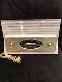 RCA Filter-Matic tube radio 