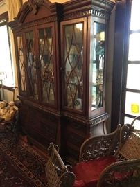 Beautiful Broyhill China Cabinet.